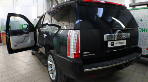 Cadillac Escalade III 6.2 2011